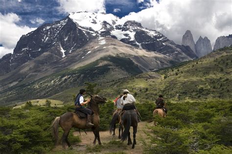 patagonia horseback riding.